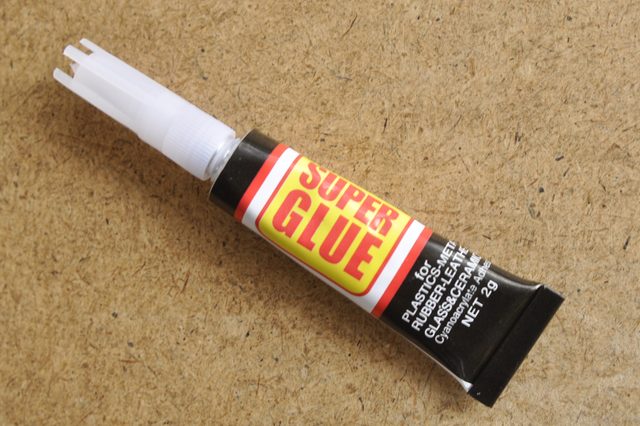 Super Glue Diet Lispstick