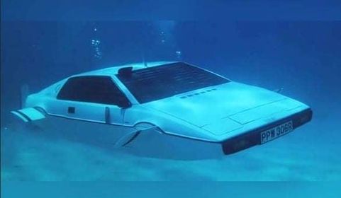 Suffolk inventor creates submersible car