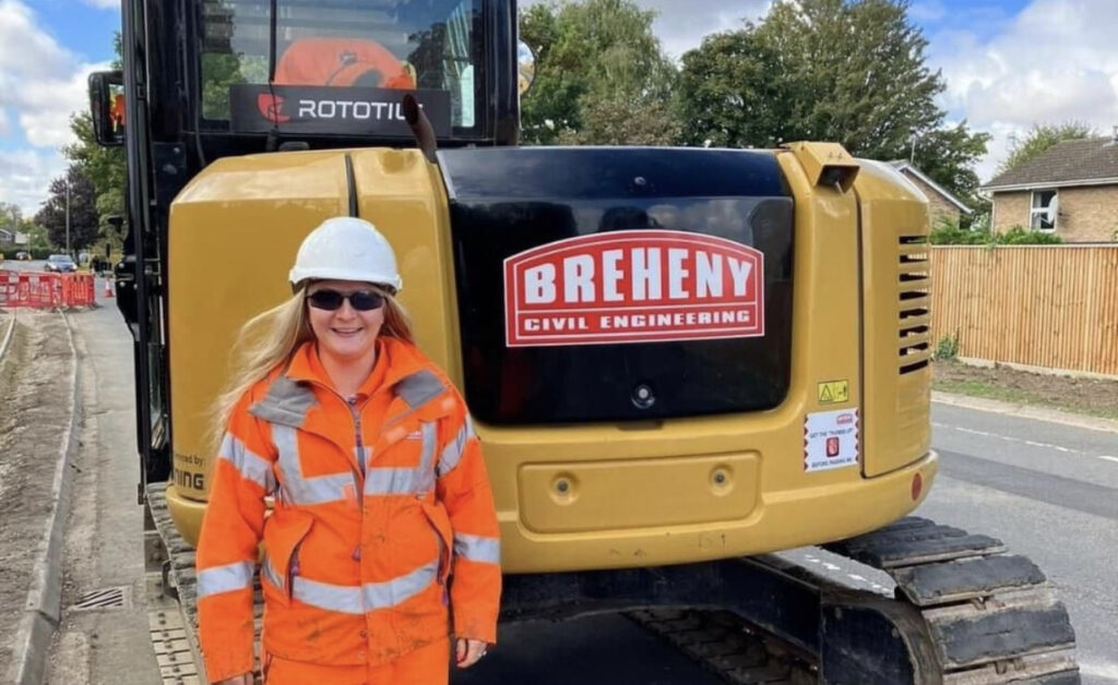 Suffolk Schoolgirl Crowned UK’s Best Digger Driver