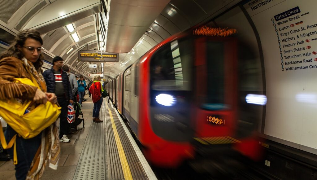 Milk man on London tube a sucker for love