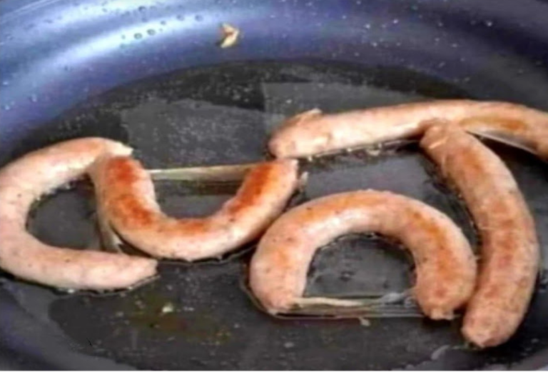 Westminster Café offers ‘Return of the Sausages’ Starmer free breakfast