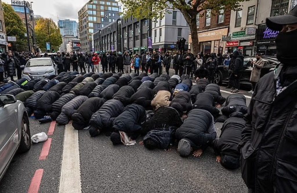 London - Tower Hamlets Islamic protest halted by lost contact lens