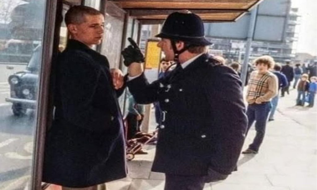 UK cops point the finger at crooks